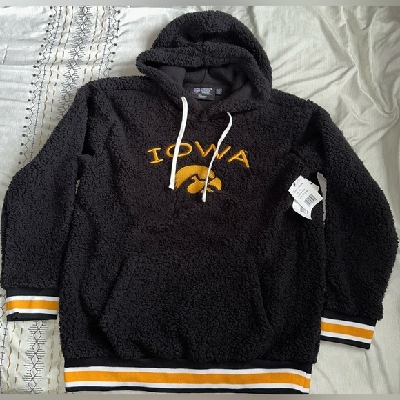 G-III 4Her by Carl Banks Tops - Iowa Hawkeyes Game Over Sherpa Pullover Hoodie